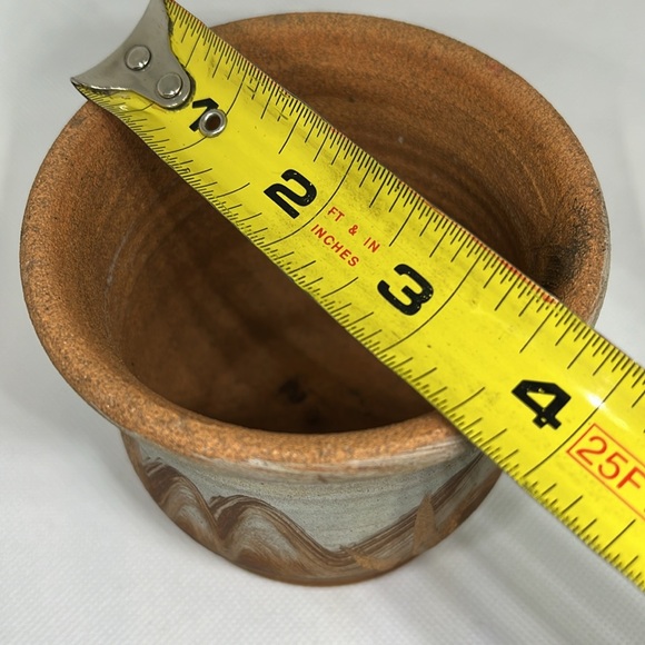 Pottery planter desert scene with cactuses and mountains - Picture 6 of 7